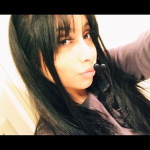 Meet your Posher, Dania